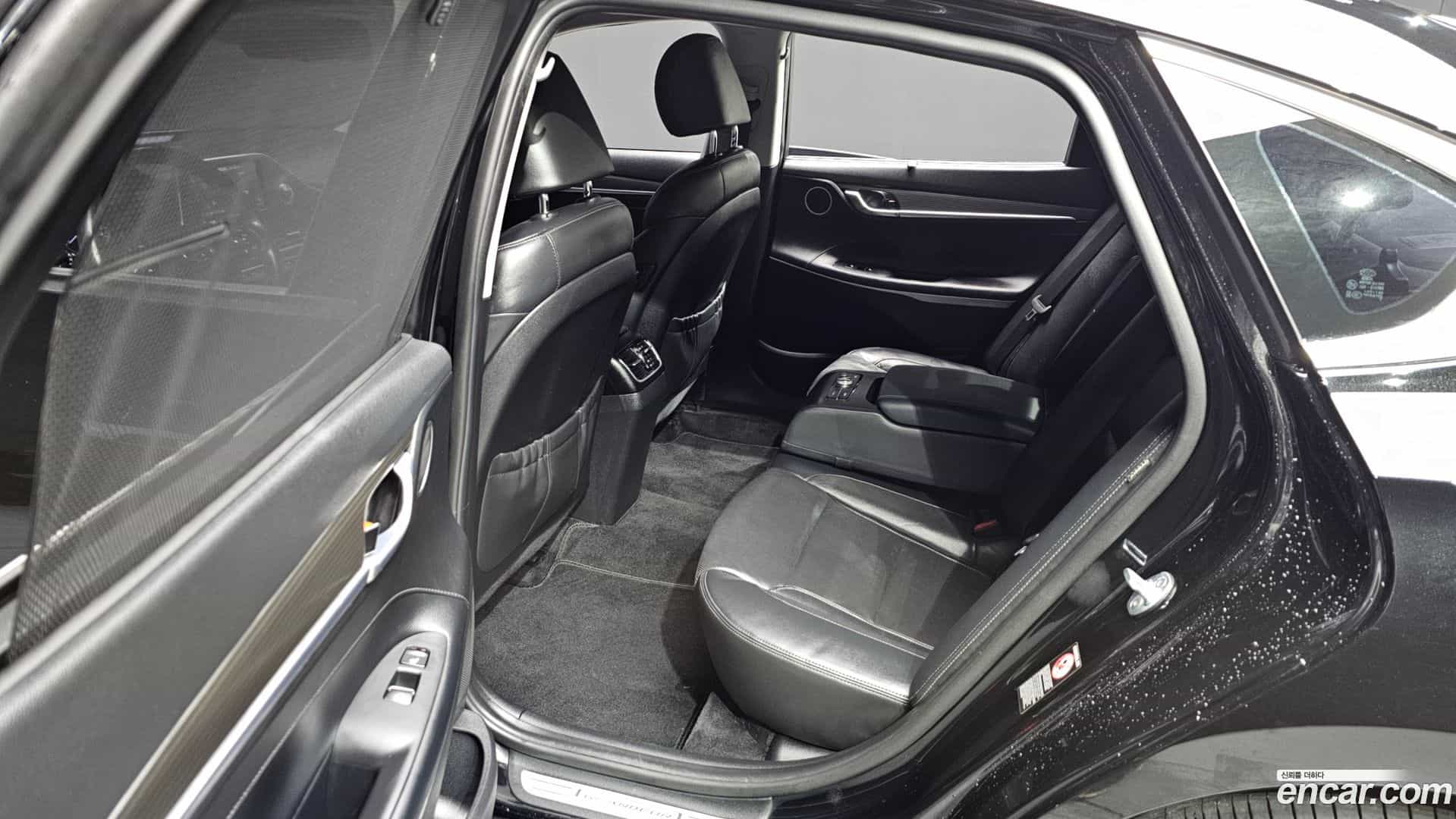 Grandeur Hyundai 2017.8-OPTION-016