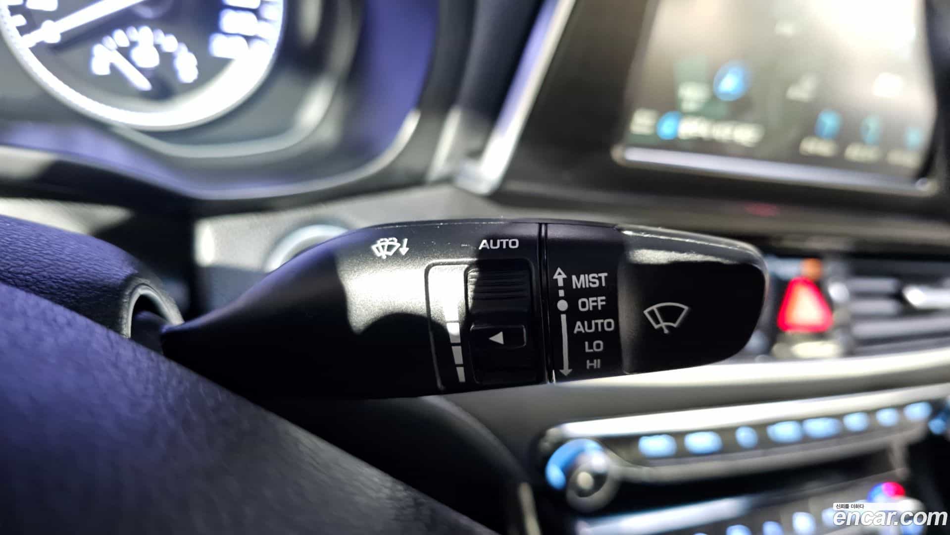 Grandeur Hyundai 2017.8-OPTION-024