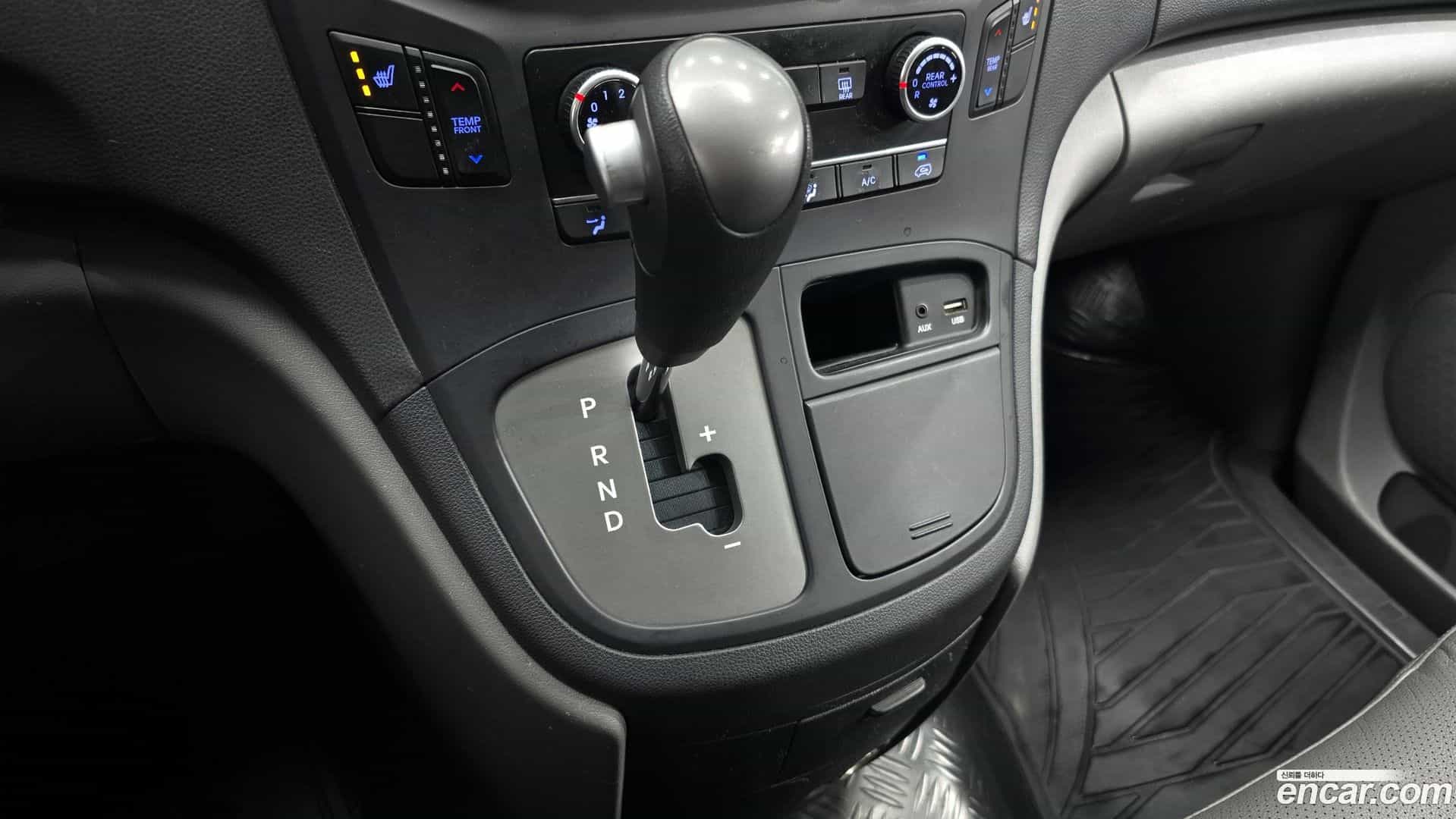 Starex Hyundai 2018.1-INNER-009