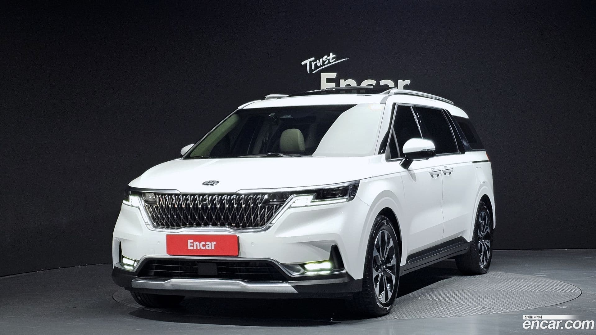 Main__Slider__Photo:Canival Kia 2020.11-0