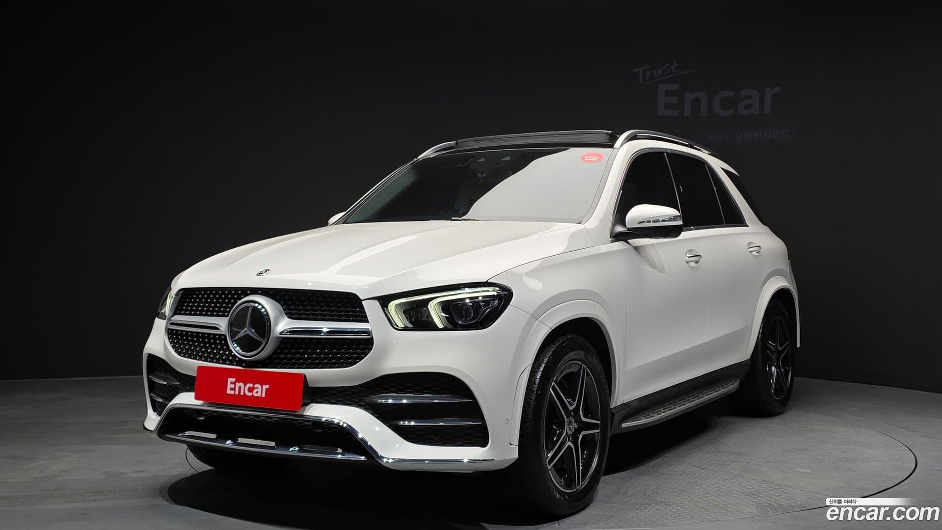 Main__Slider__Photo:GLE-Class Mercedes-Benz 2020.10-0