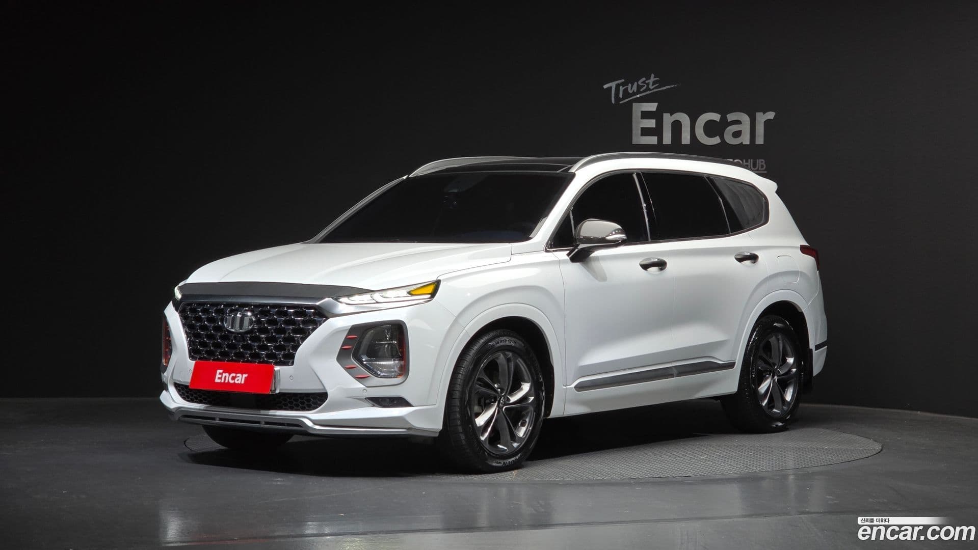 Main__Slider__Photo:Santafe Hyundai 2018.8-0