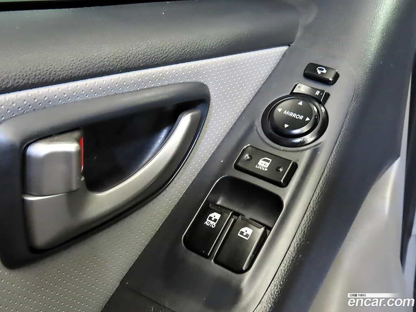 Starex Hyundai 2019.6-OPTION-021
