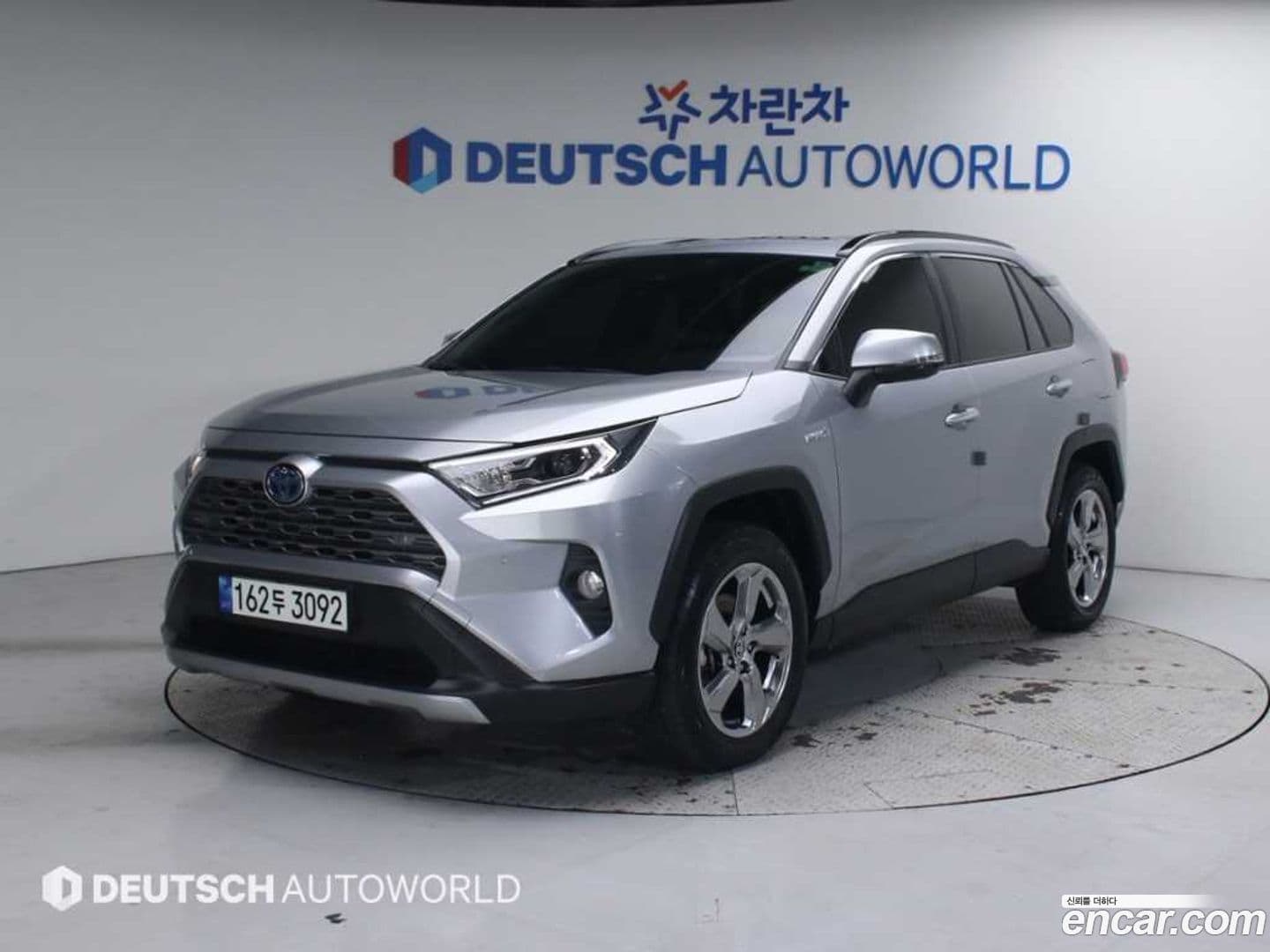 Main__Slider__Photo:RAV4 Toyota 2020.11-0