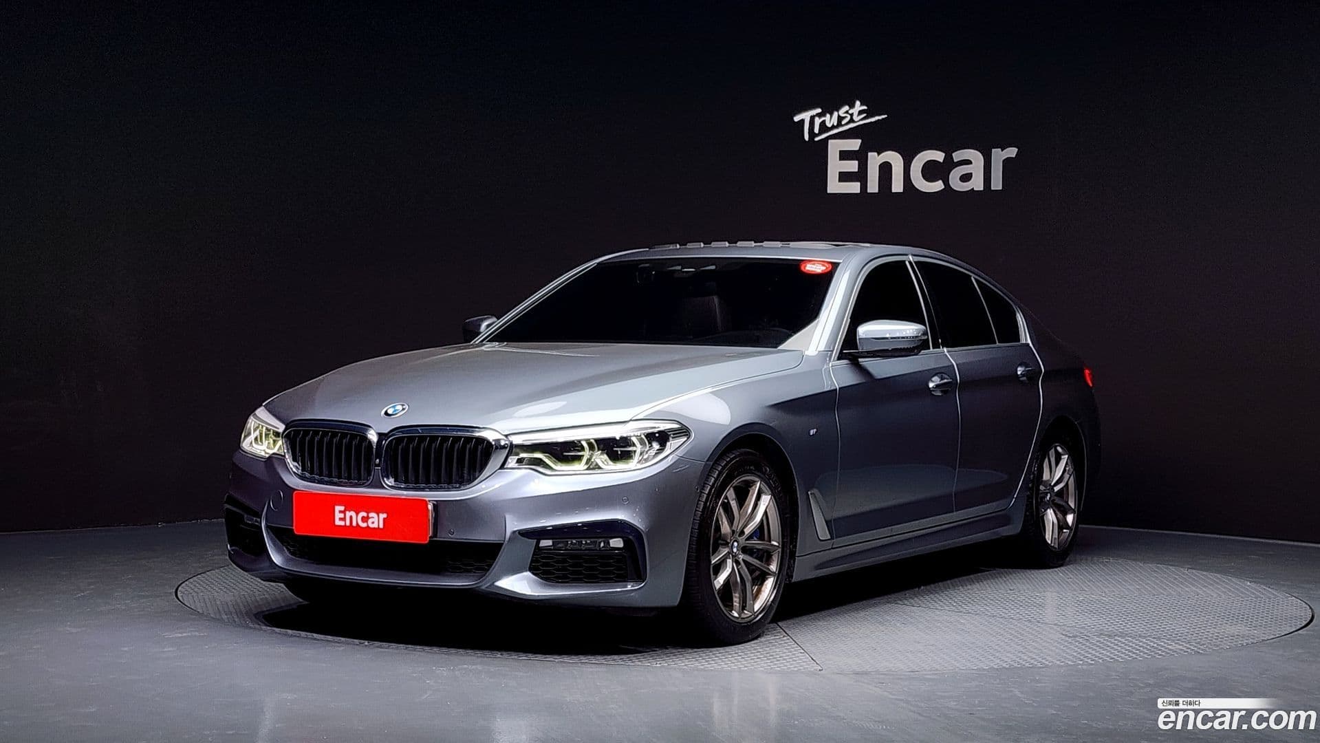 Main__Slider__Photo:5-Series BMW 2018.3-0