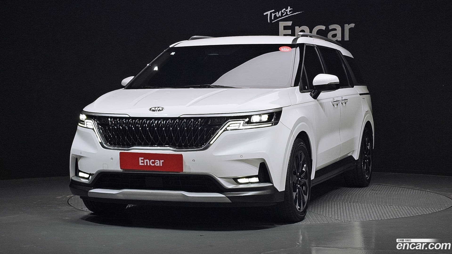 Main__Slider__Photo:Canival Kia 2020.8-0