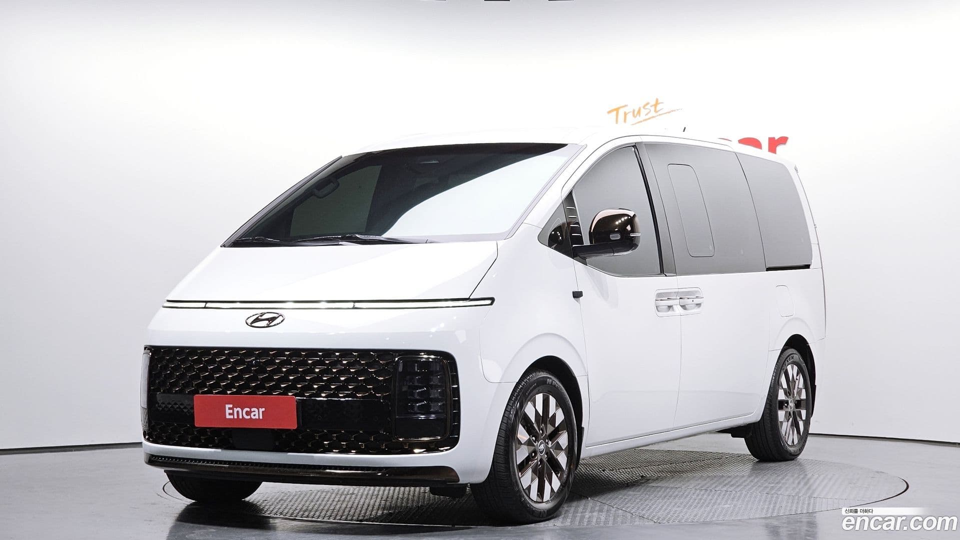 Main__Slider__Photo:Staria Hyundai 2021.9-0