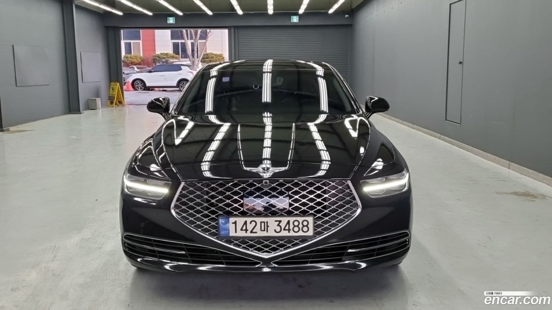 Main__Slider__Photo:G90 Genesis 2019.3-0