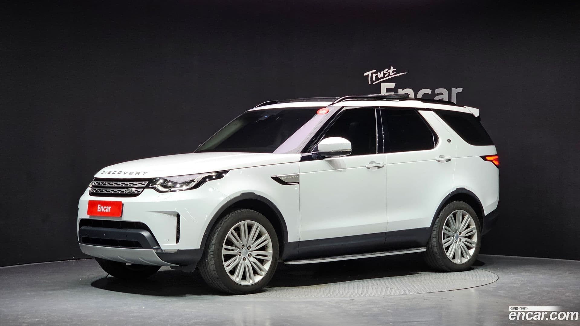 Main__Slider__Photo:Discovery Land Rover 2017.6-0