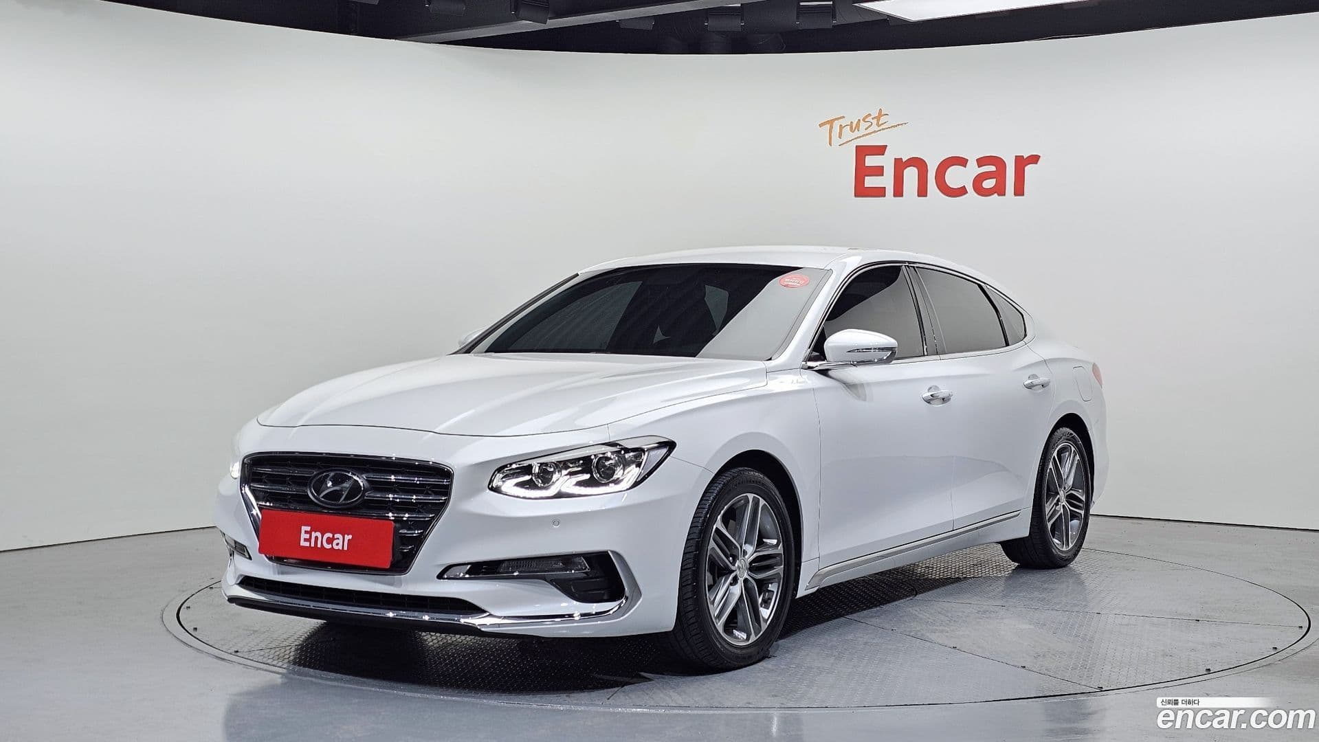 Main__Slider__Photo:Grandeur Hyundai 2019.0-0