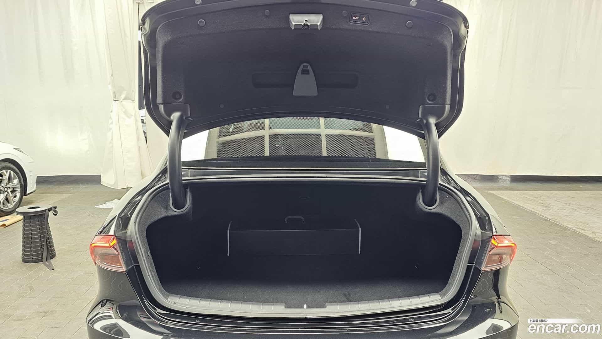 Grandeur Hyundai 2022.0-OPTION-024
