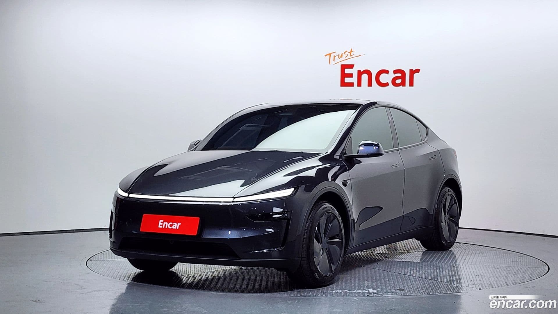 Main__Slider__Photo:Model Y Tesla 2025.11-0