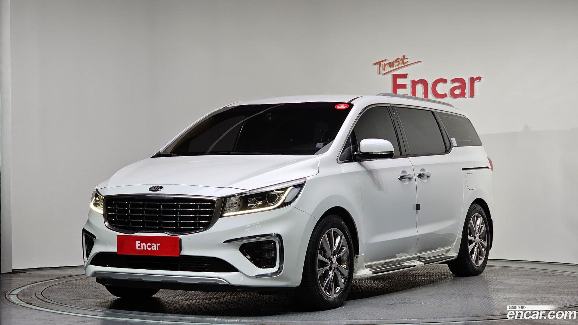 Main__Slider__Photo:Canival Kia 2018.4-0