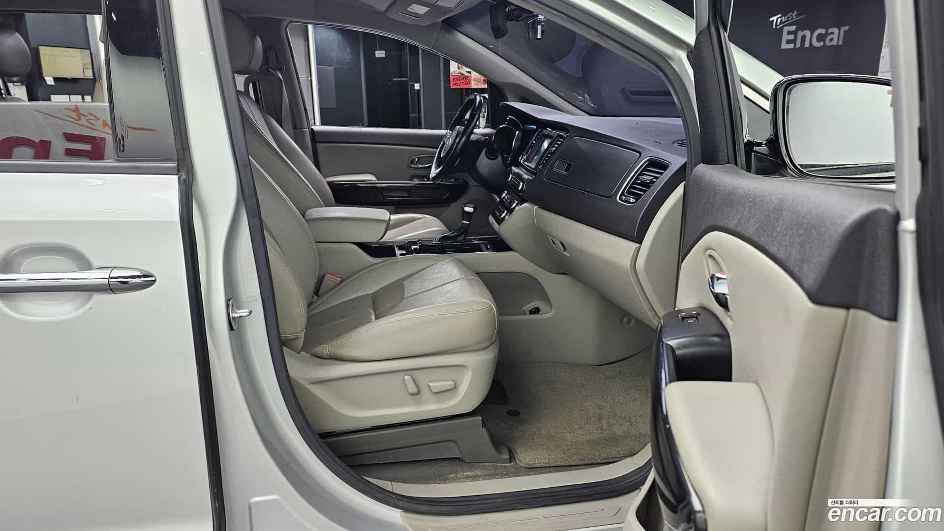 Canival Kia 2016.8-OPTION-015