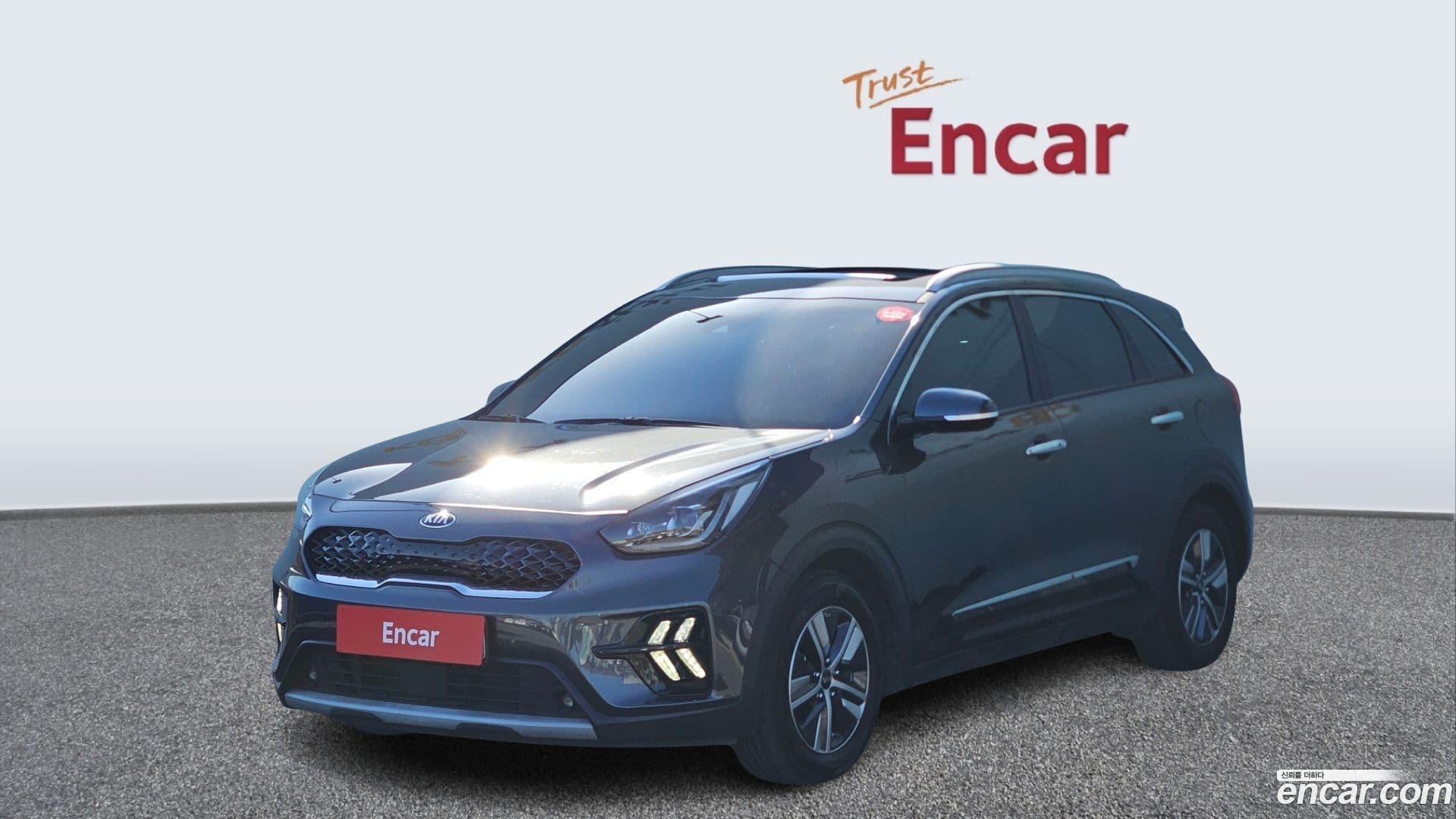 Main__Slider__Photo:Niro Kia 2021.4-0