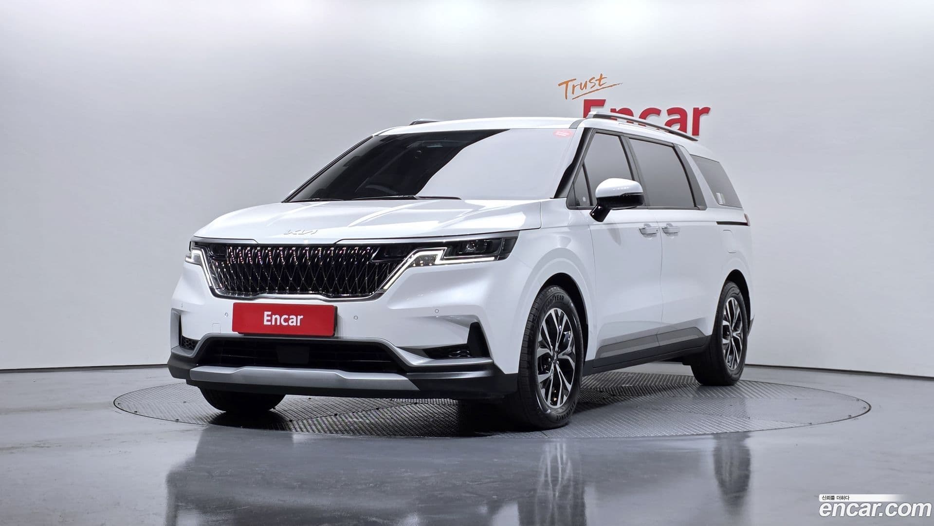 Main__Slider__Photo:Canival Kia 2023.0-0