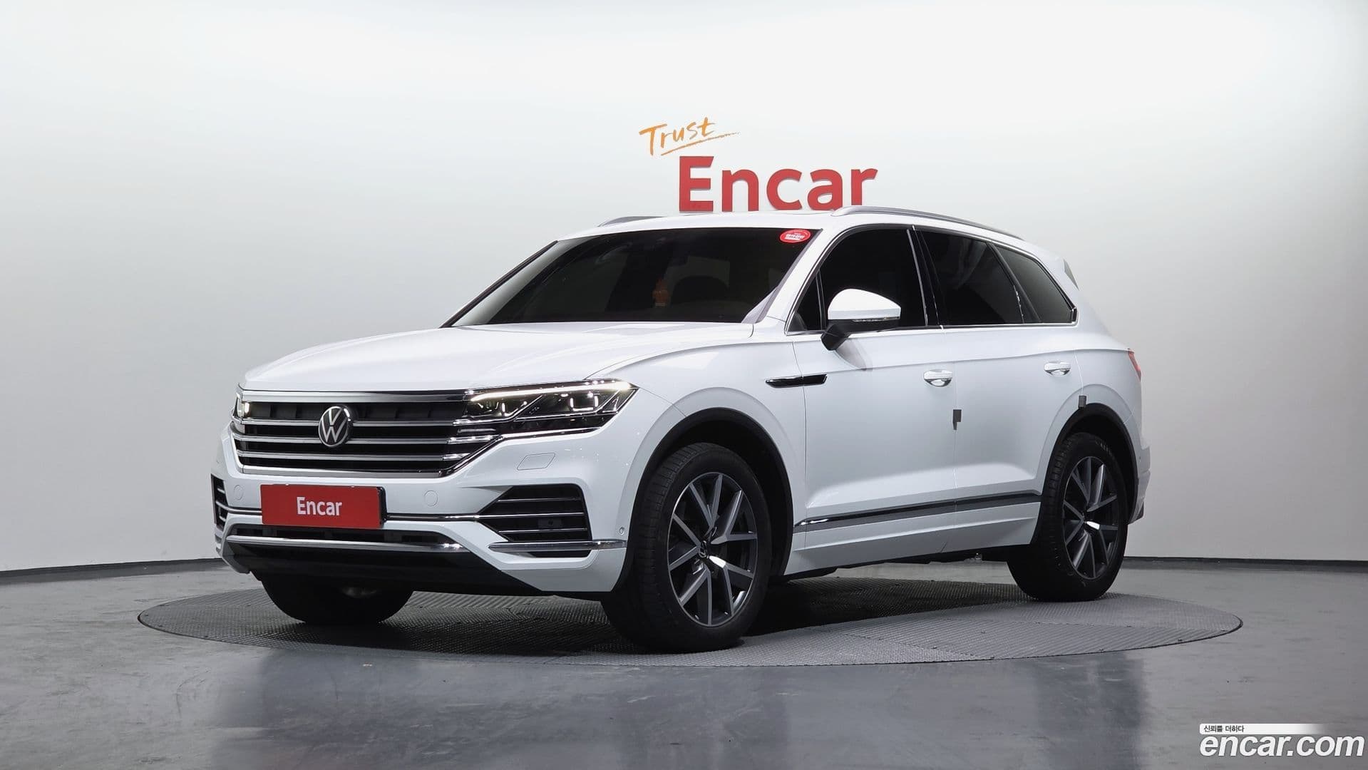 Main__Slider__Photo:Touareg Volkswagen 2023.6-0