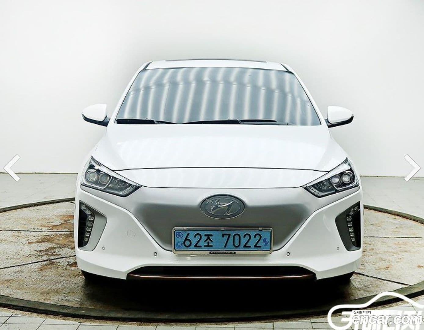 Main__Slider__Photo:Ioniq Hyundai 2017.1-0