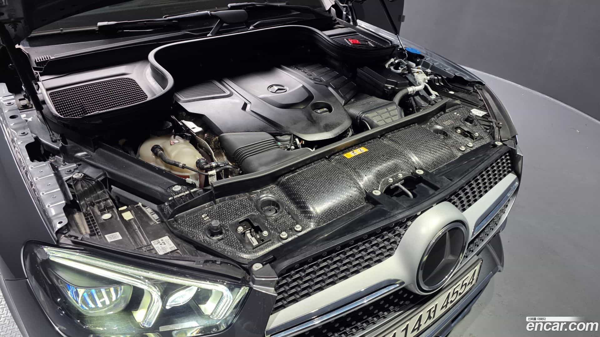 GLE-Class Mercedes-Benz 2021.1-INNER-006
