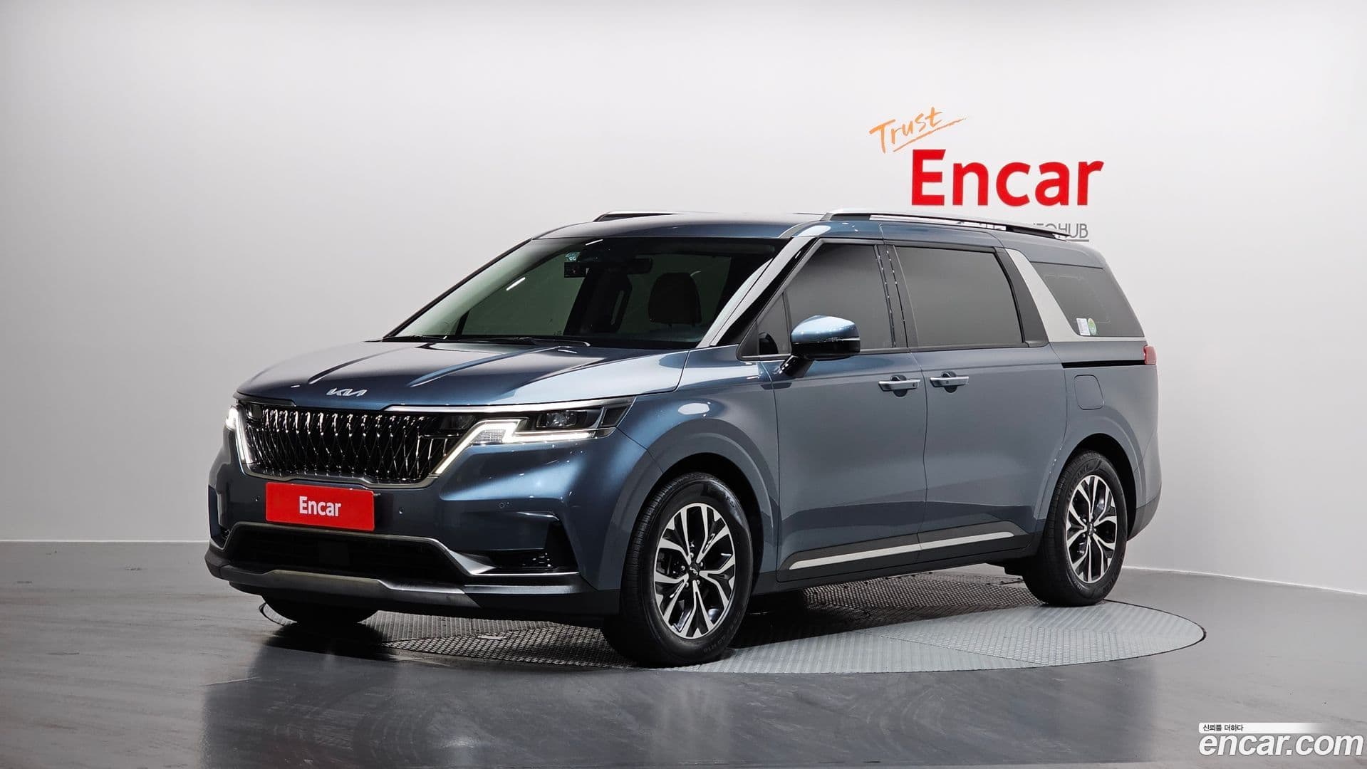 Main__Slider__Photo:Canival Kia 2022.0-0