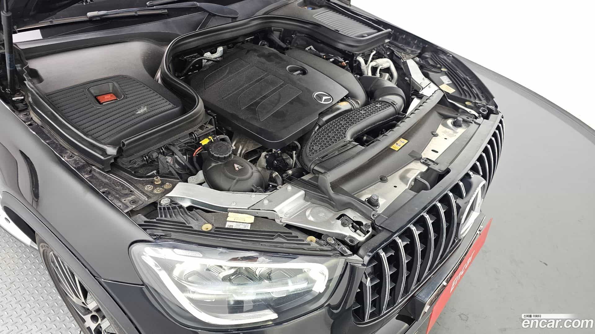 GLC-Class Mercedes-Benz 2020.0-INNER-006
