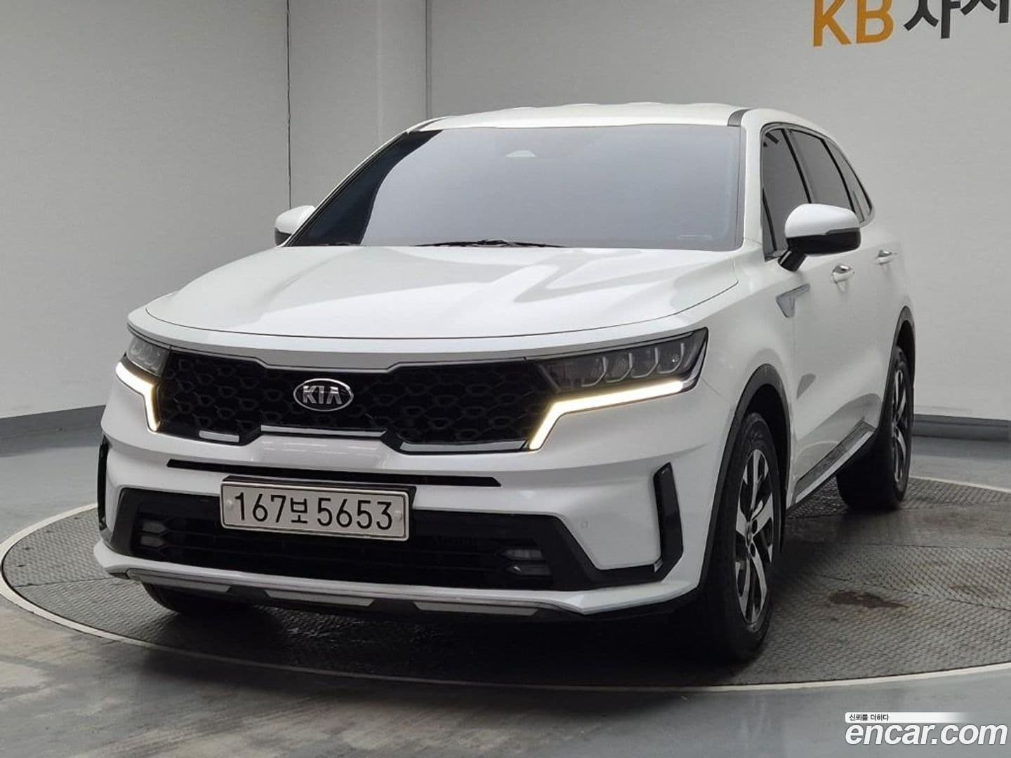 Main__Slider__Photo:Sorento Kia 2021.3-0