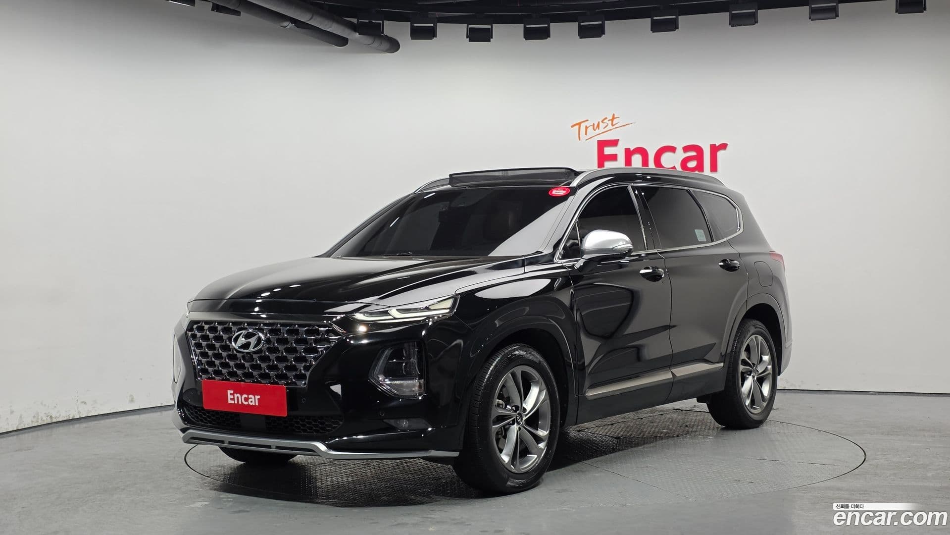 Main__Slider__Photo:Santafe Hyundai 2019.9-0