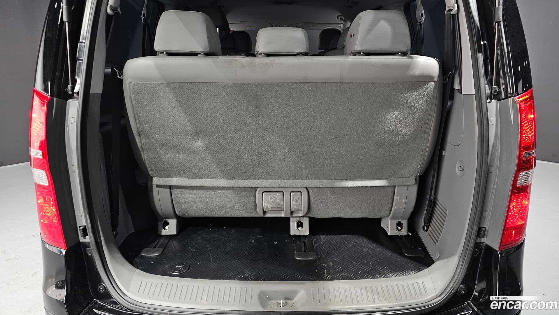Starex Hyundai 2020.3-OPTION-024