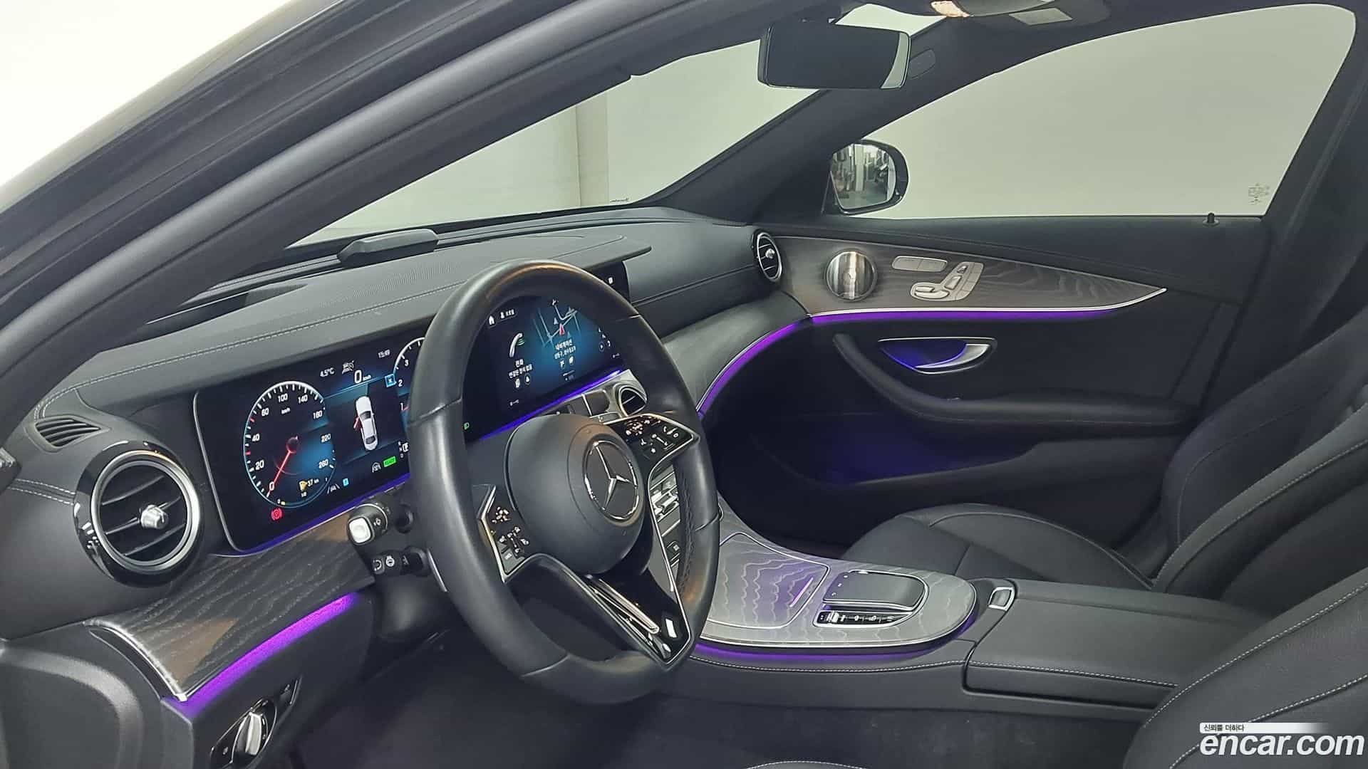 E-Class Mercedes-Benz 2022.1-INNER-009