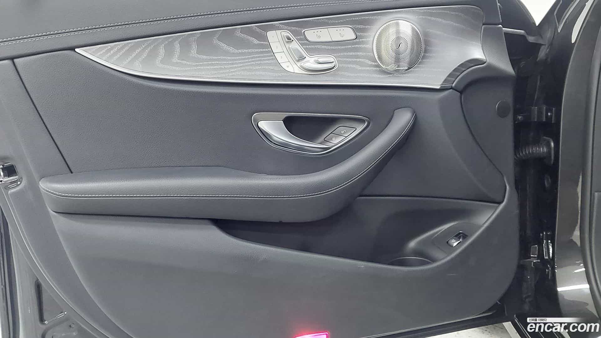 E-Class Mercedes-Benz 2022.1-OPTION-019