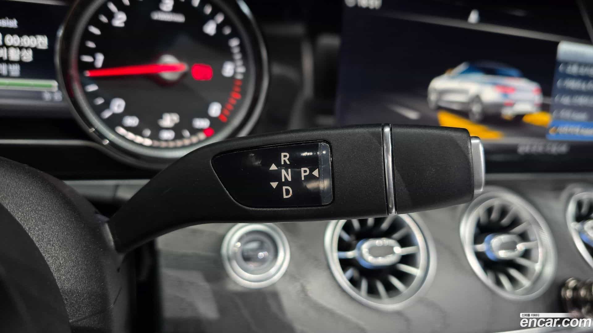E-Class Mercedes-Benz 2019.11-INNER-009