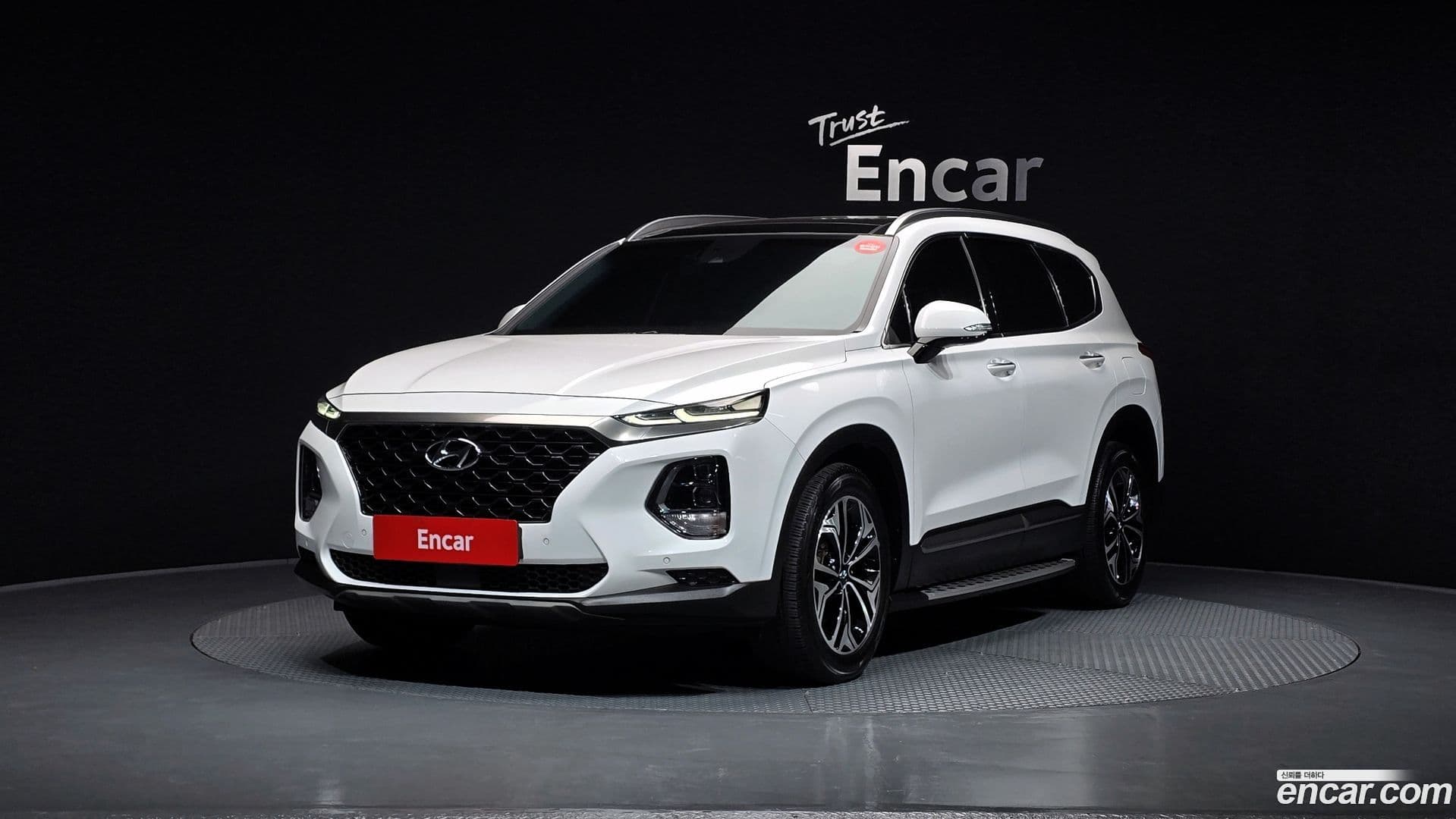 Main__Slider__Photo:Santafe Hyundai 2018.4-0