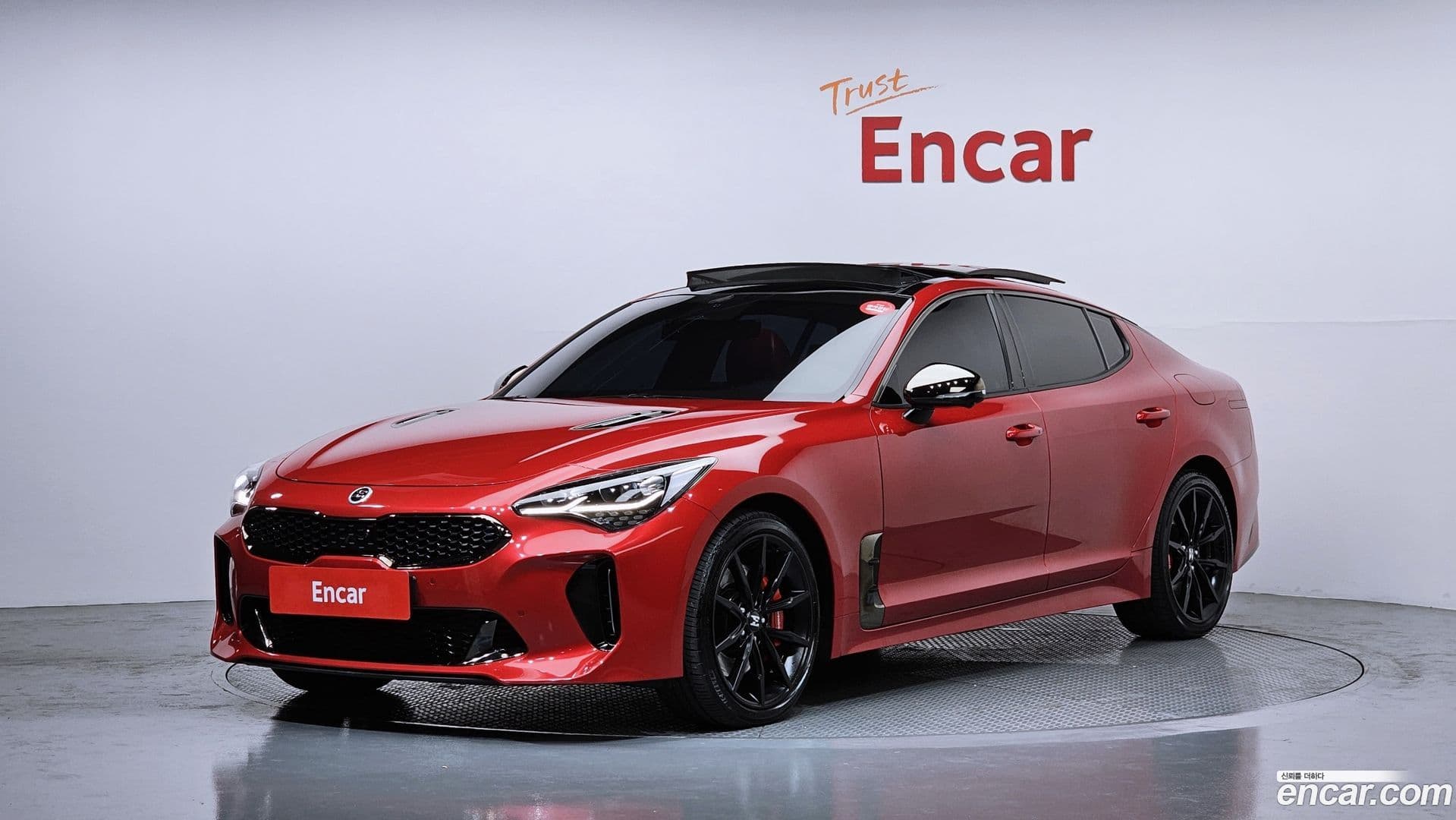 Main__Slider__Photo:Stinger Kia 2021.6-0