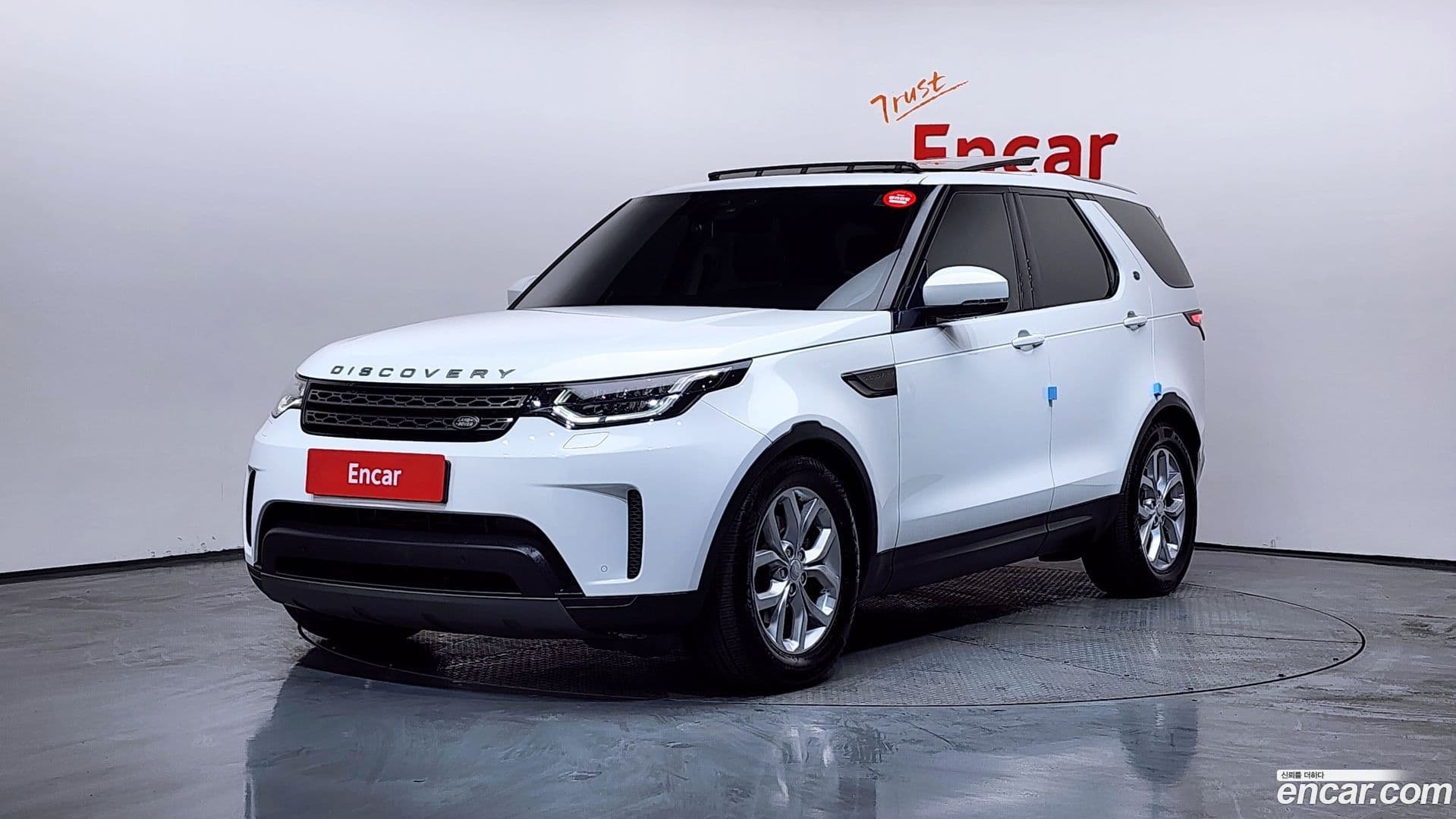 Main__Slider__Photo:Discovery Land Rover 2018.2-0