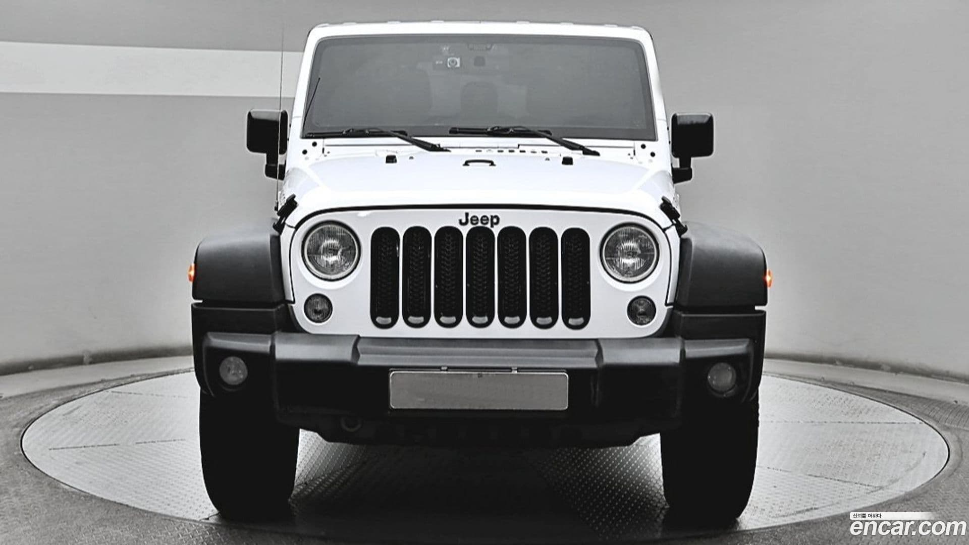 Main__Slider__Photo:Wrangler Jeep 2017.10-0