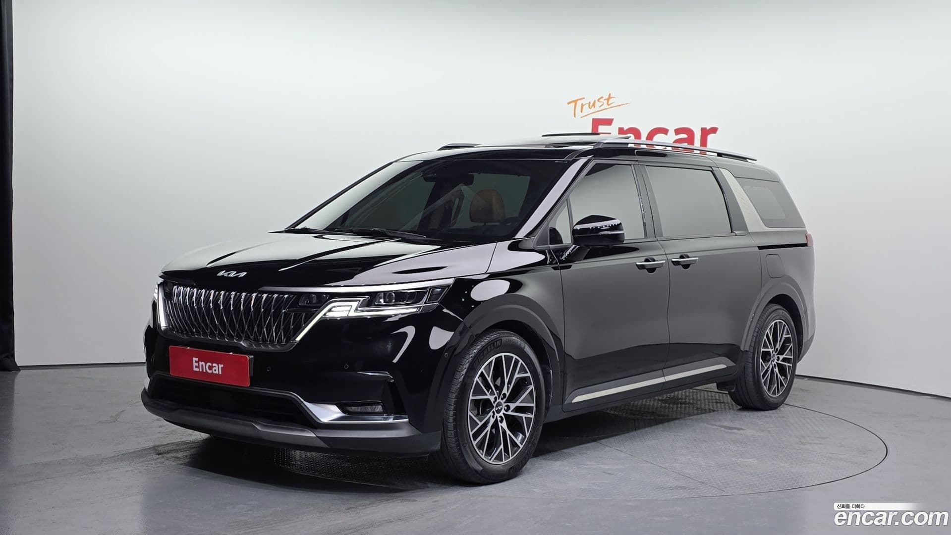 Main__Slider__Photo:Canival Kia 2021.9-0