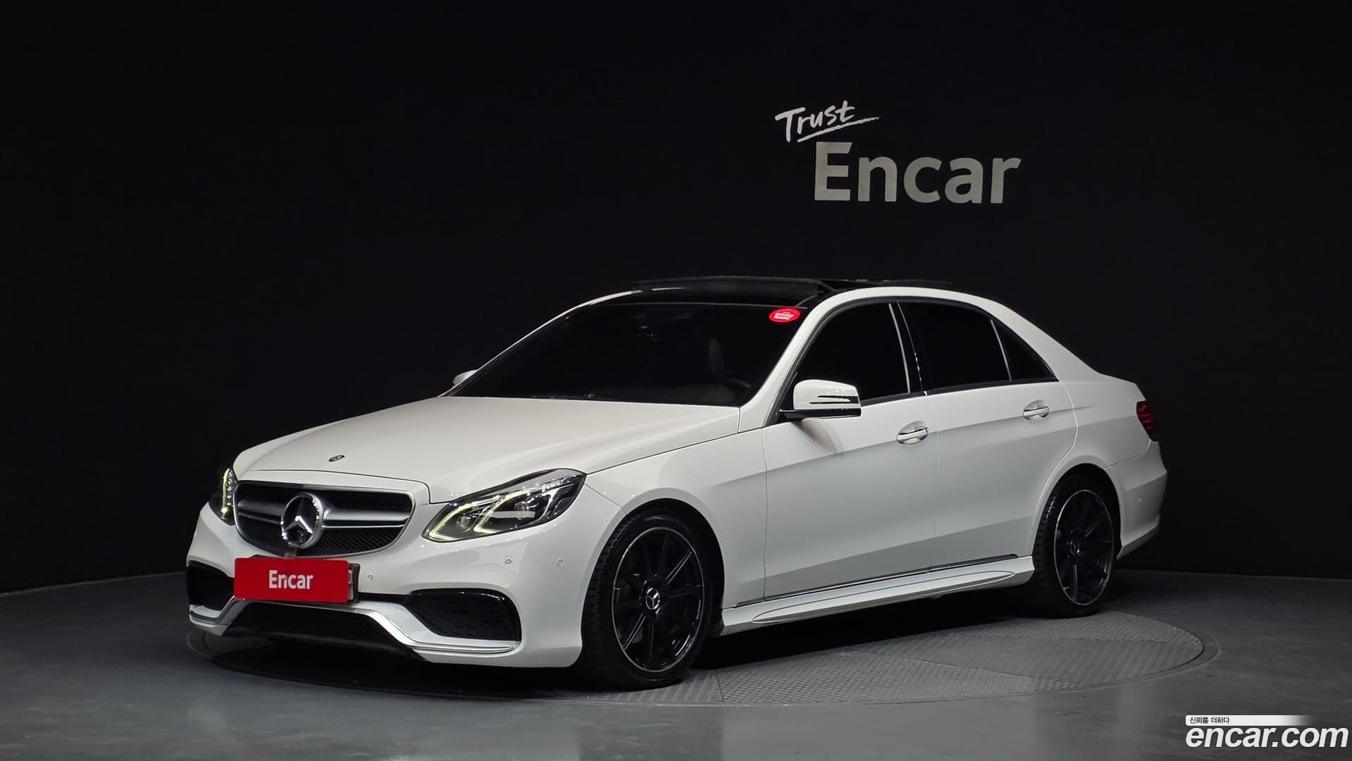 Main__Slider__Photo:E-Class Mercedes-Benz 2014.0-0