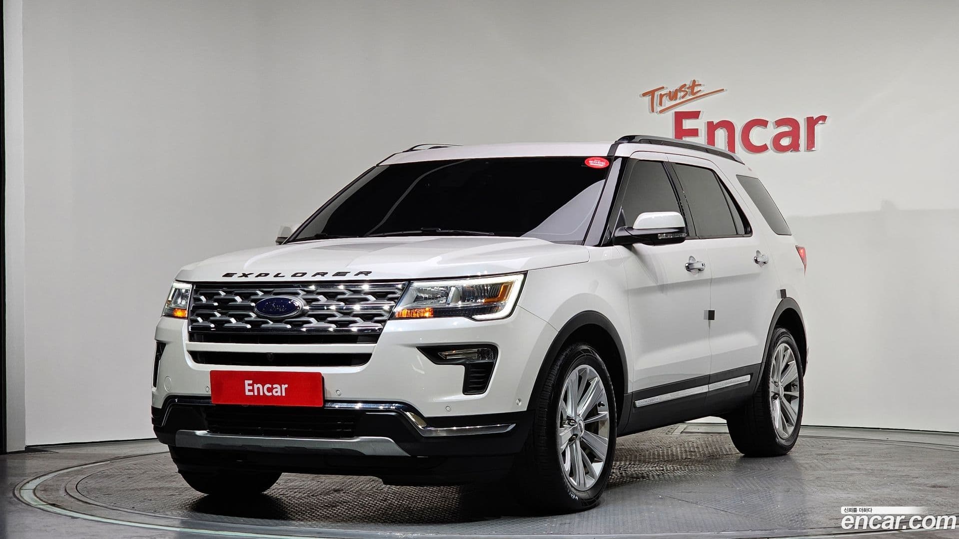 Main__Slider__Photo:Explorer Ford 2019.6-0