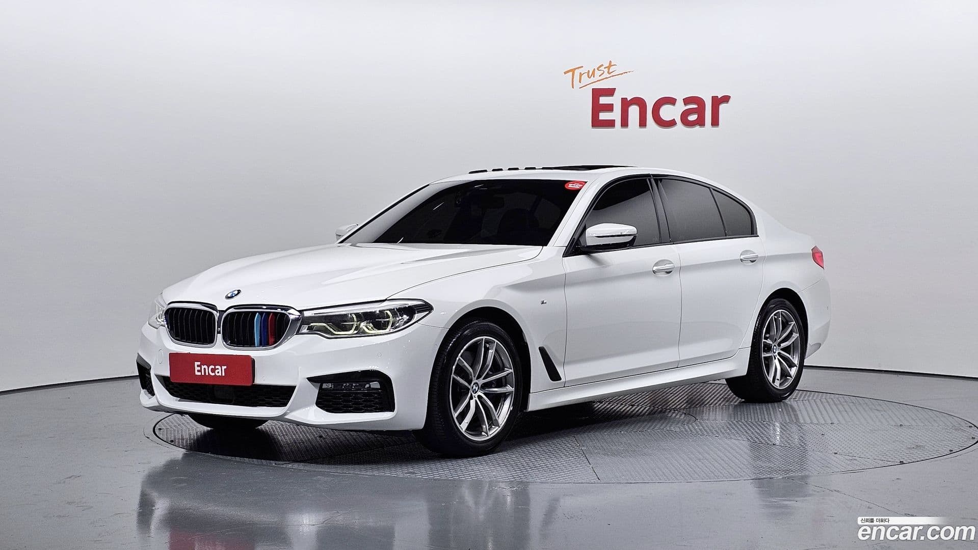 Main__Slider__Photo:5-Series BMW 2017.5-0