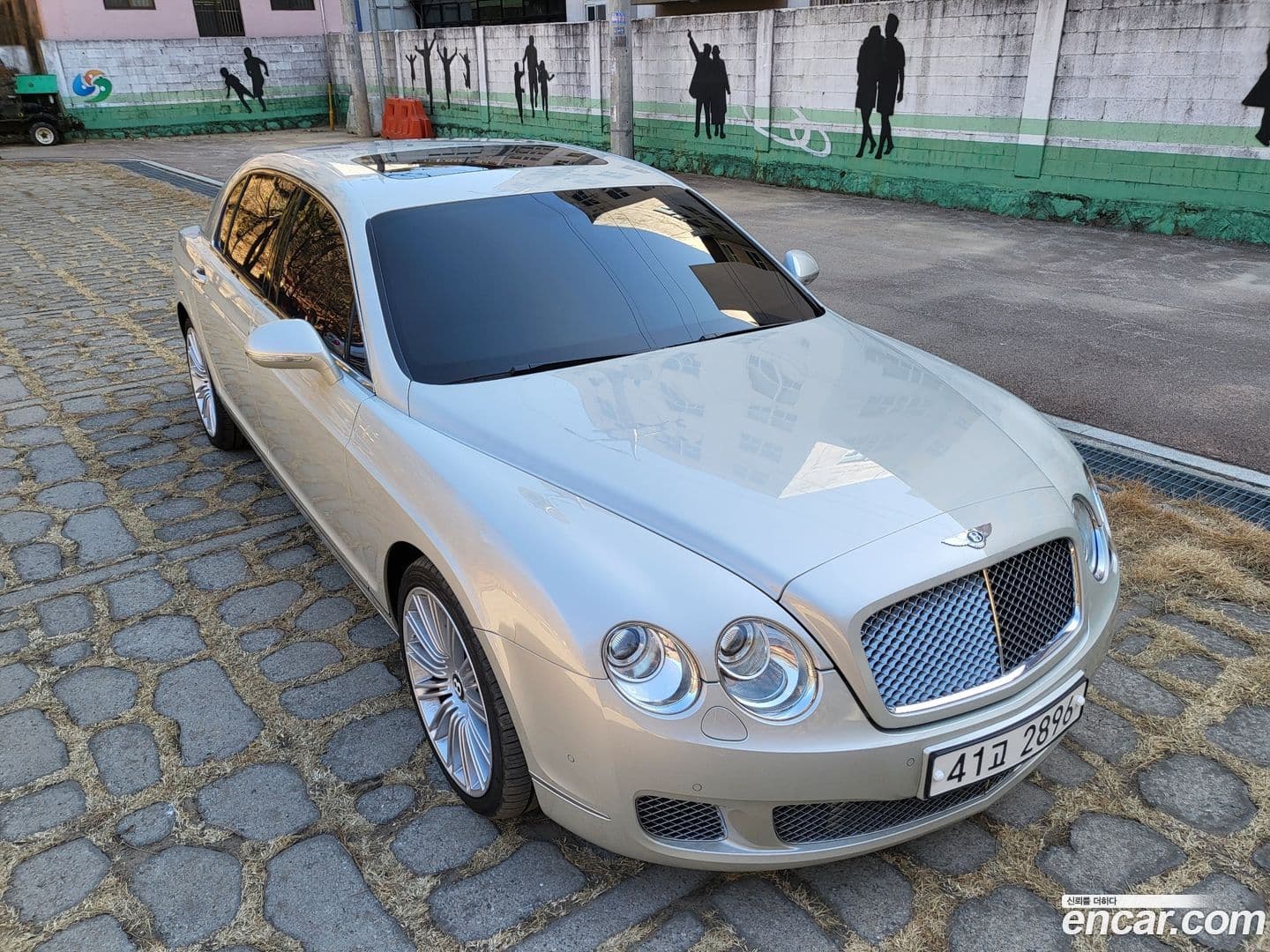Main__Slider__Photo:Flying Spur Bentley 2010.11-0