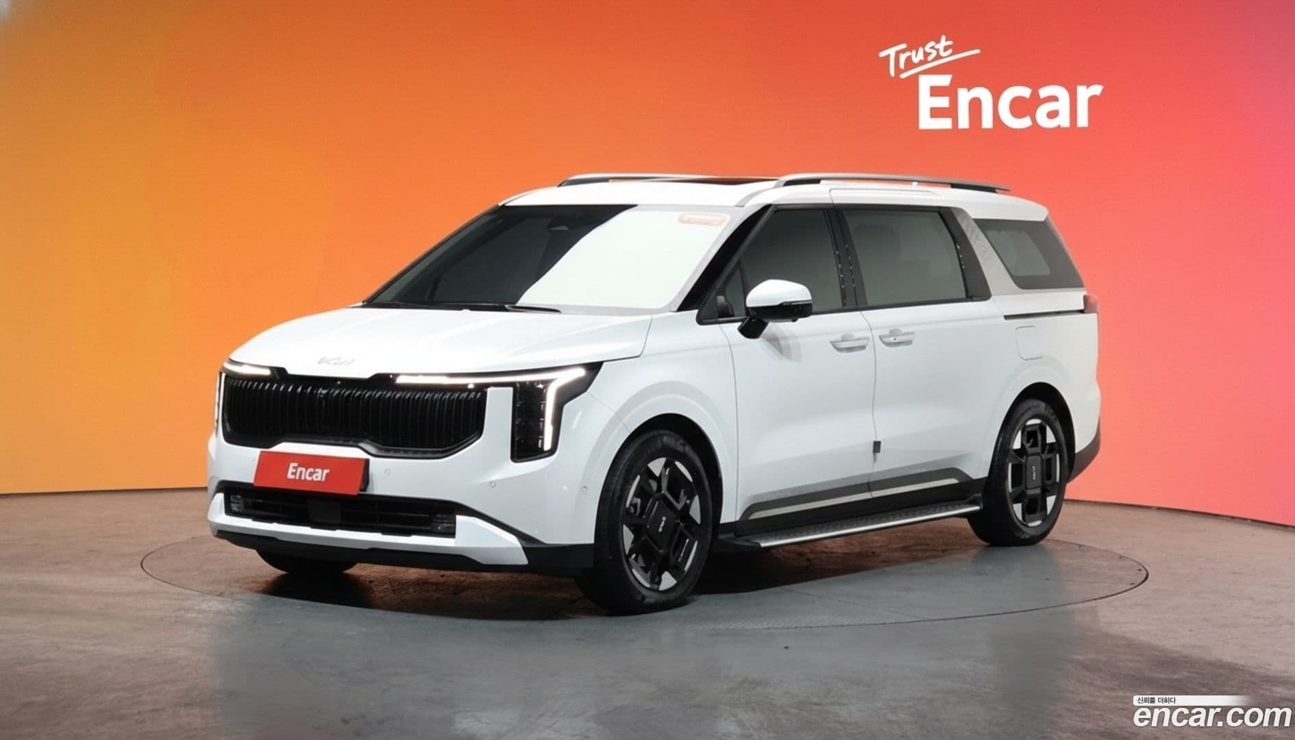 Main__Slider__Photo:Canival Kia 2024.9-0
