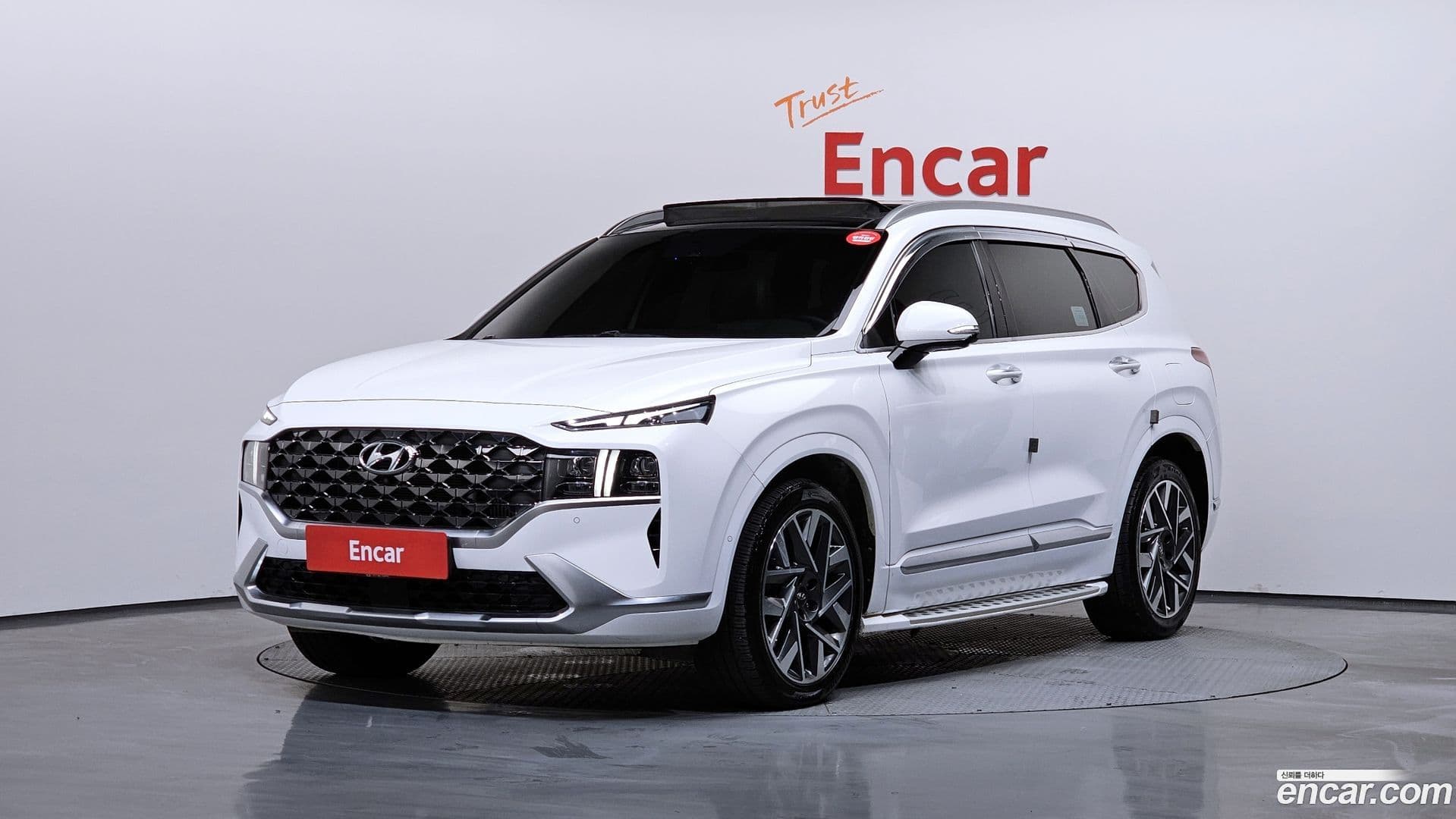Main__Slider__Photo:Santafe Hyundai 2021.0-0