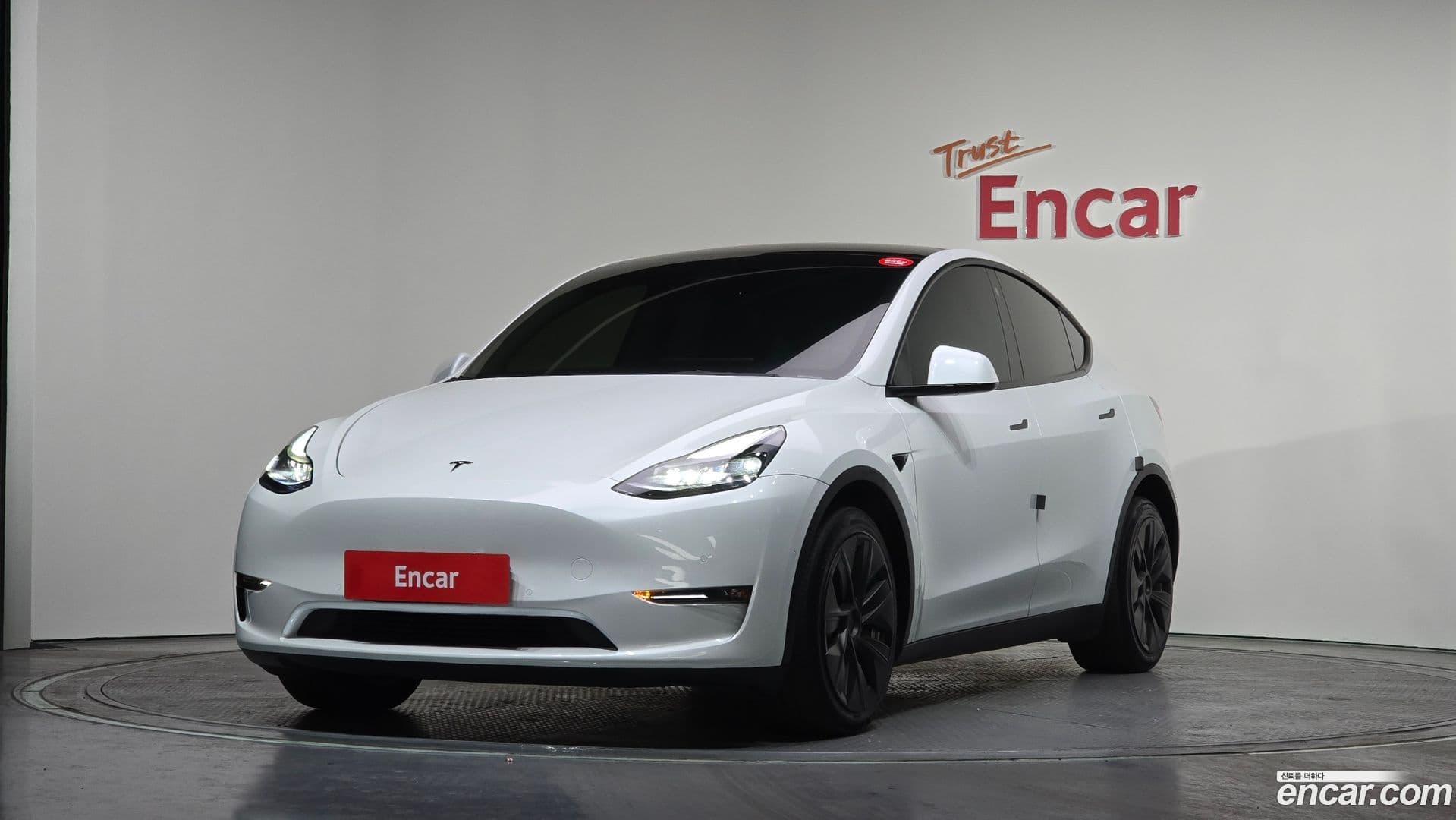 Main__Slider__Photo:Model Y Tesla 2022.4-0