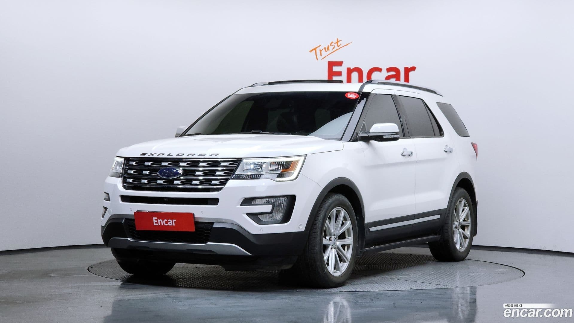 Main__Slider__Photo:Explorer Ford 2016.8-0