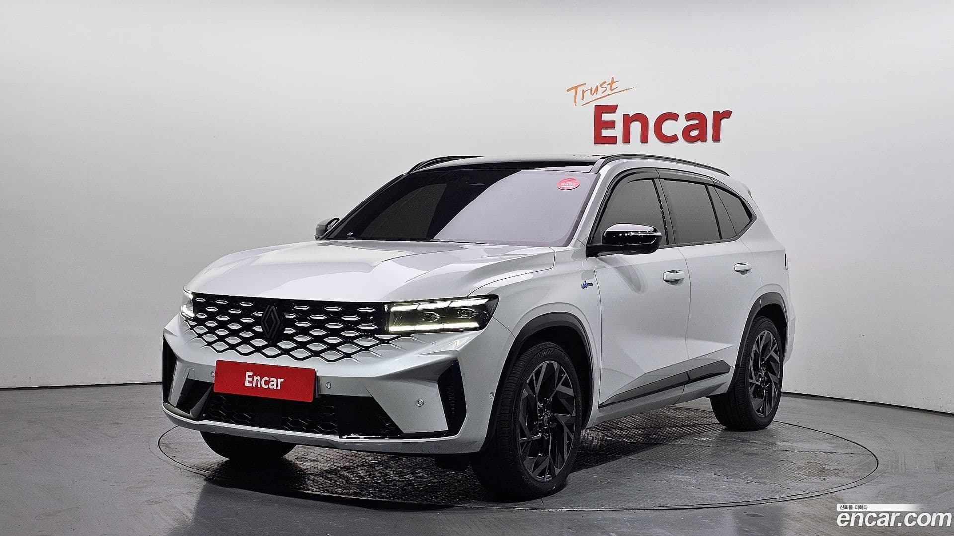 Main__Slider__Photo:Grand Koleos Renault Korea 2025.4-0