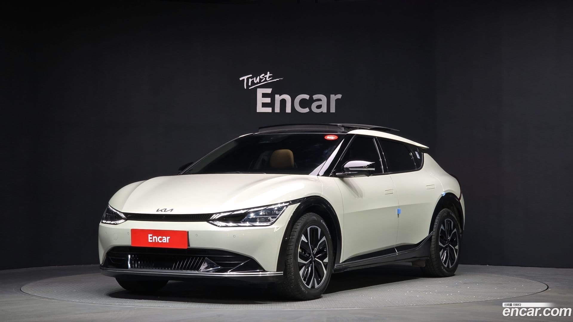 Main__Slider__Photo:EV6 Kia 2021.11-0