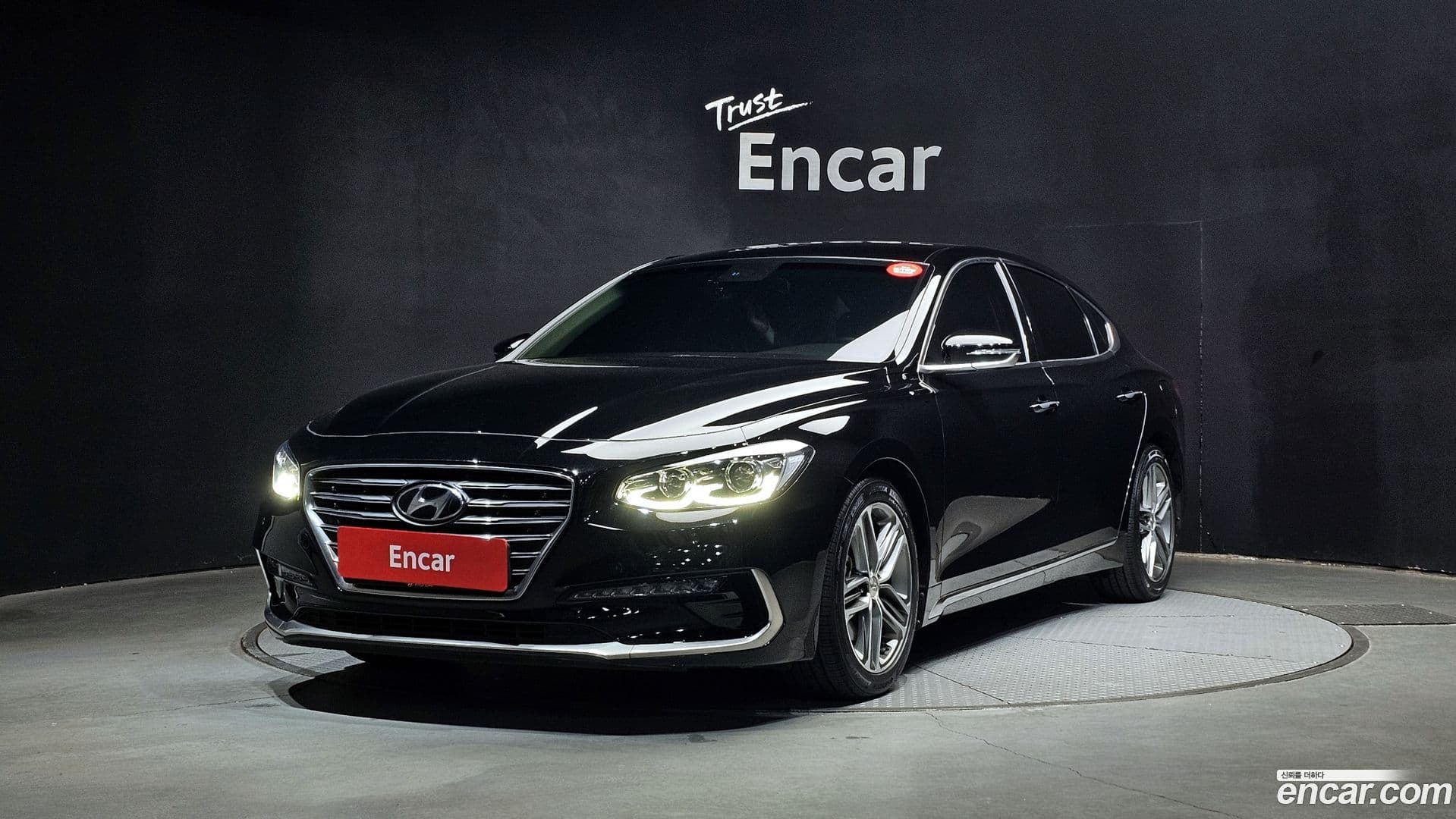 Main__Slider__Photo:Grandeur Hyundai 2018.1-0