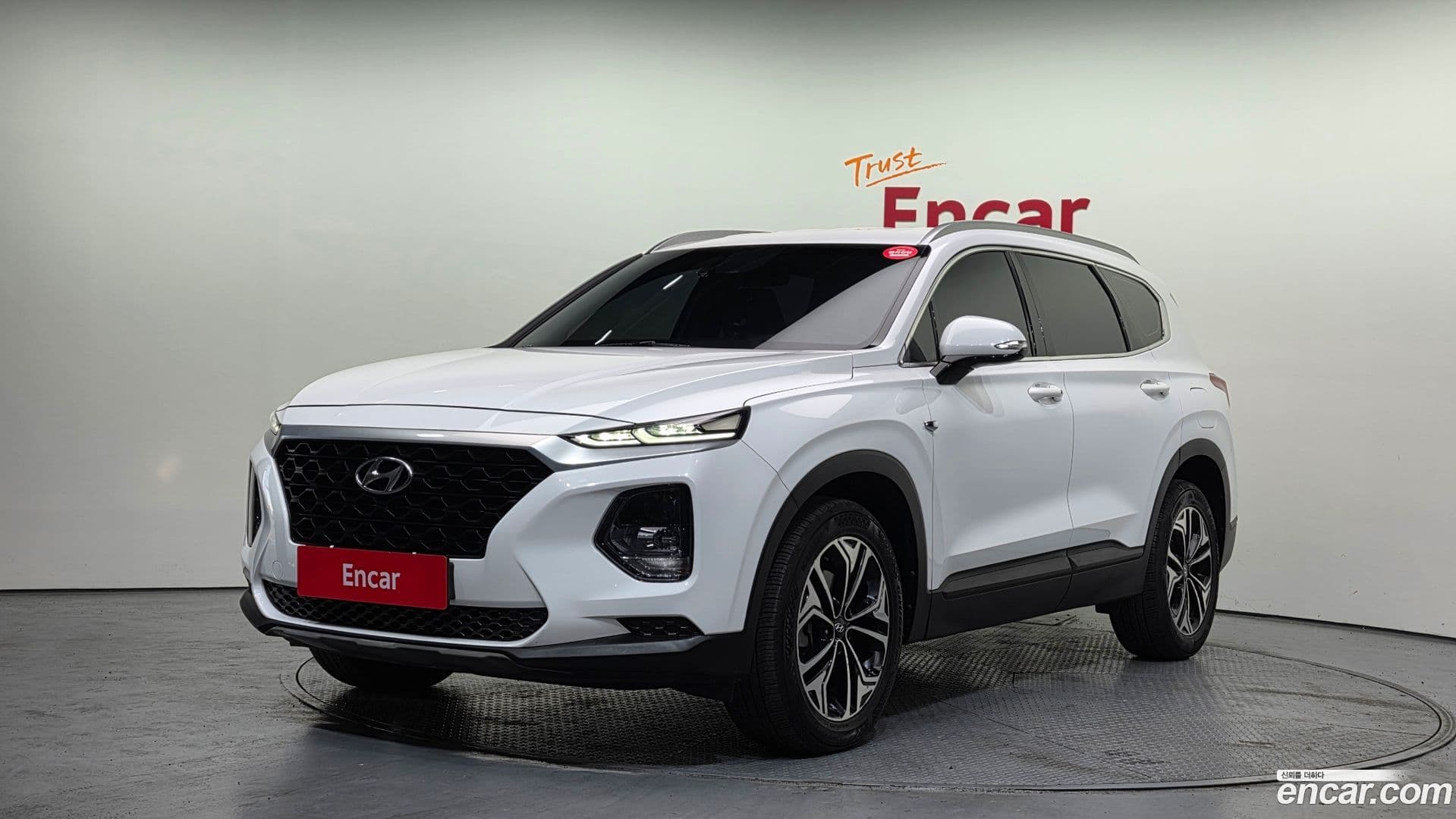 Main__Slider__Photo:Santafe Hyundai 2018.7-0