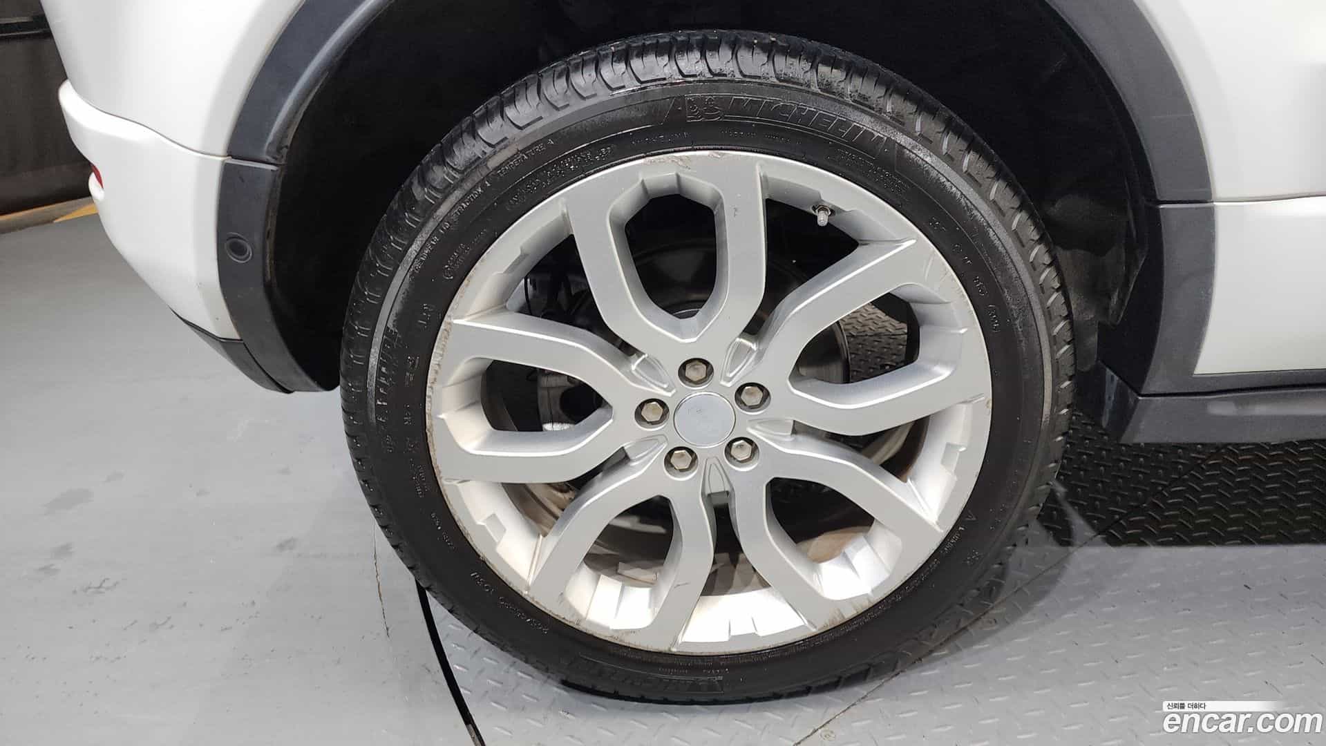Range Rover Evoque Land Rover 2019.3-OUTER-005