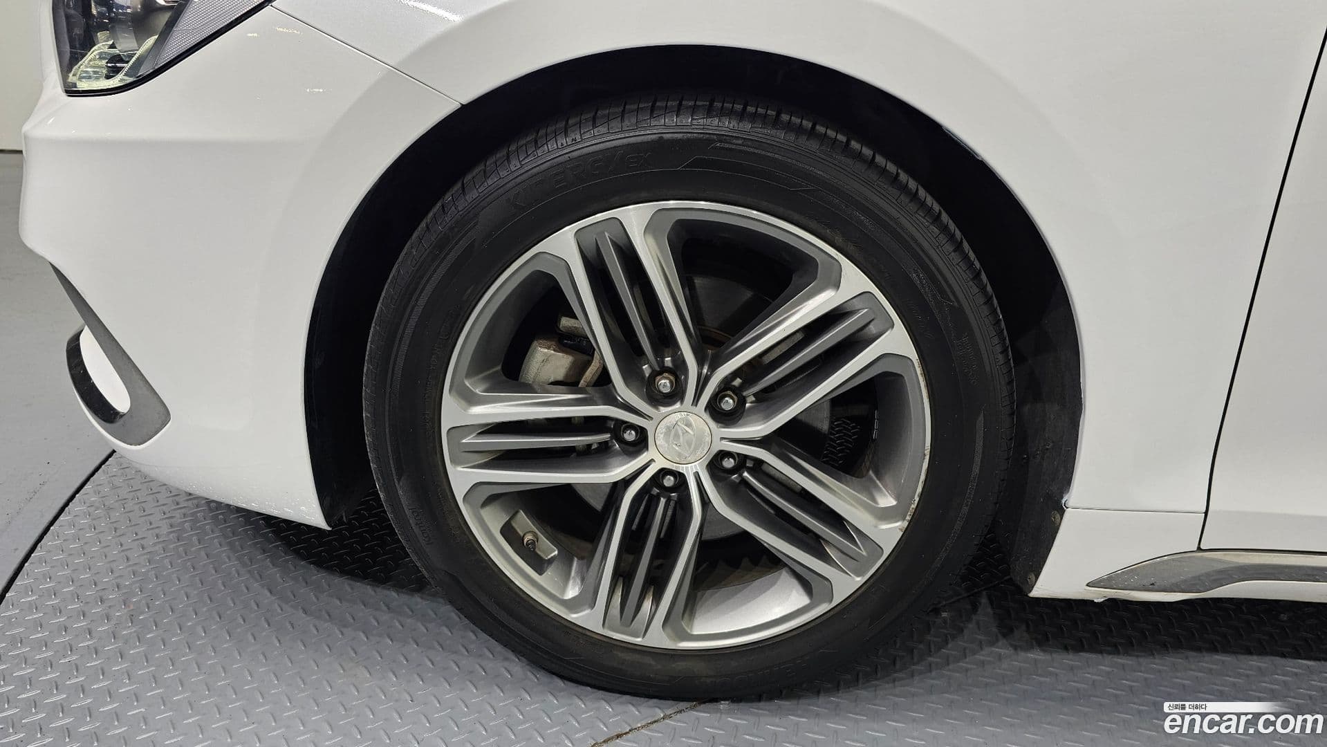 Main__Slider__Photo:Grandeur Hyundai 2018.10-4